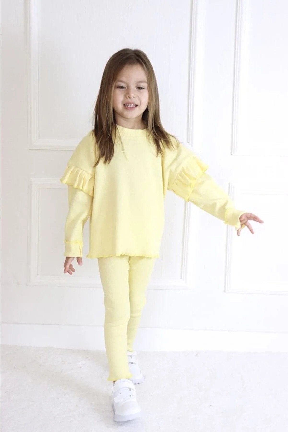 le petit sole Girl Child Ruffle Sleeve Detailed Bottom-Top Set